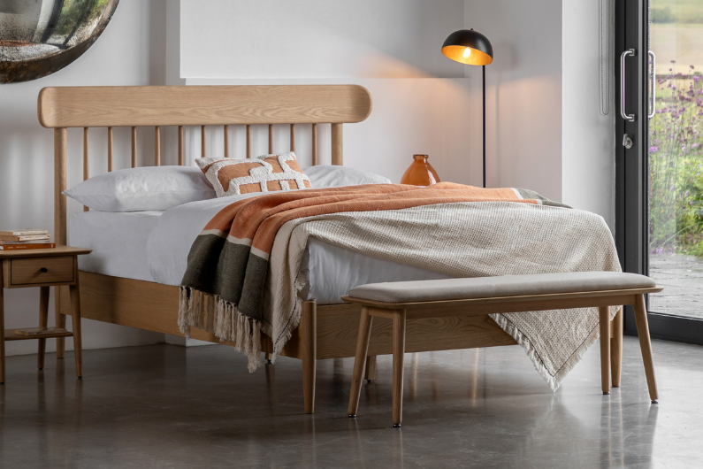 The Wickham King Spindle Bedstead